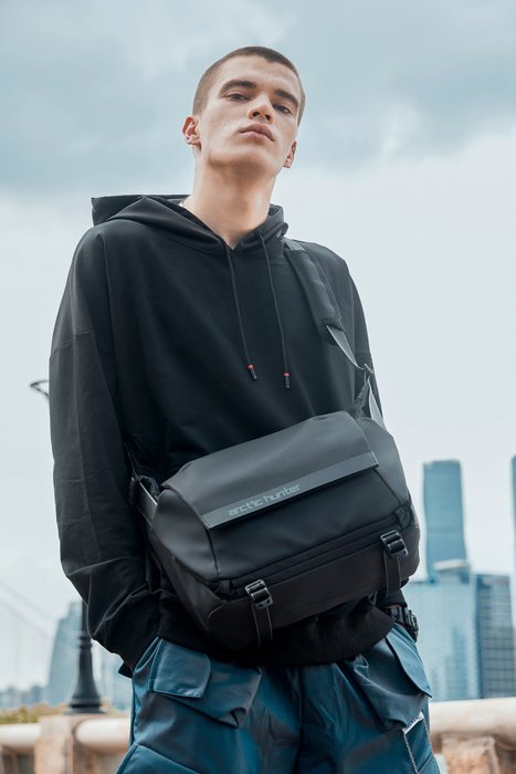 ARCTIC HUNTER τσάντα ώμου K00152 με θήκη tablet, 13L, μαύρη - Image 4